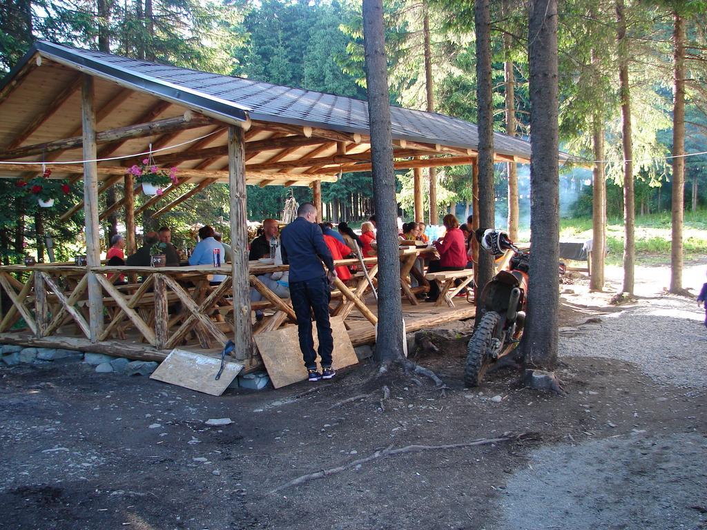 Complex Transalpina Lac Voineasa Exteriör bild